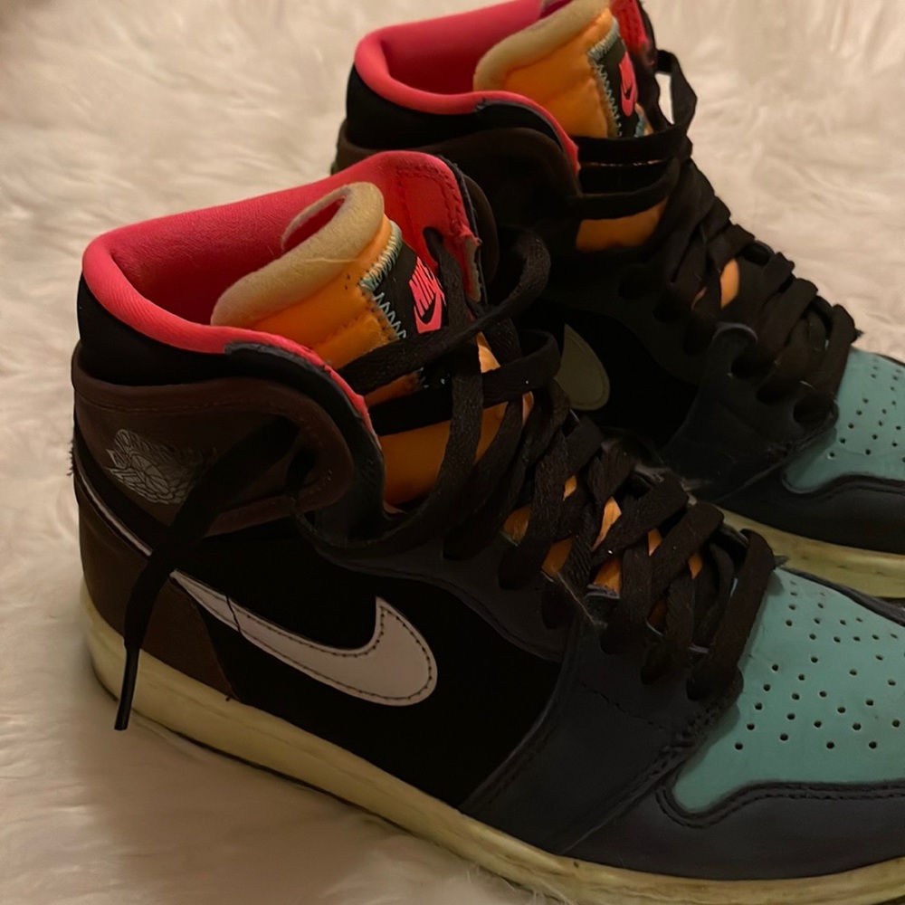 Nike 1Retro High Top Sneakers